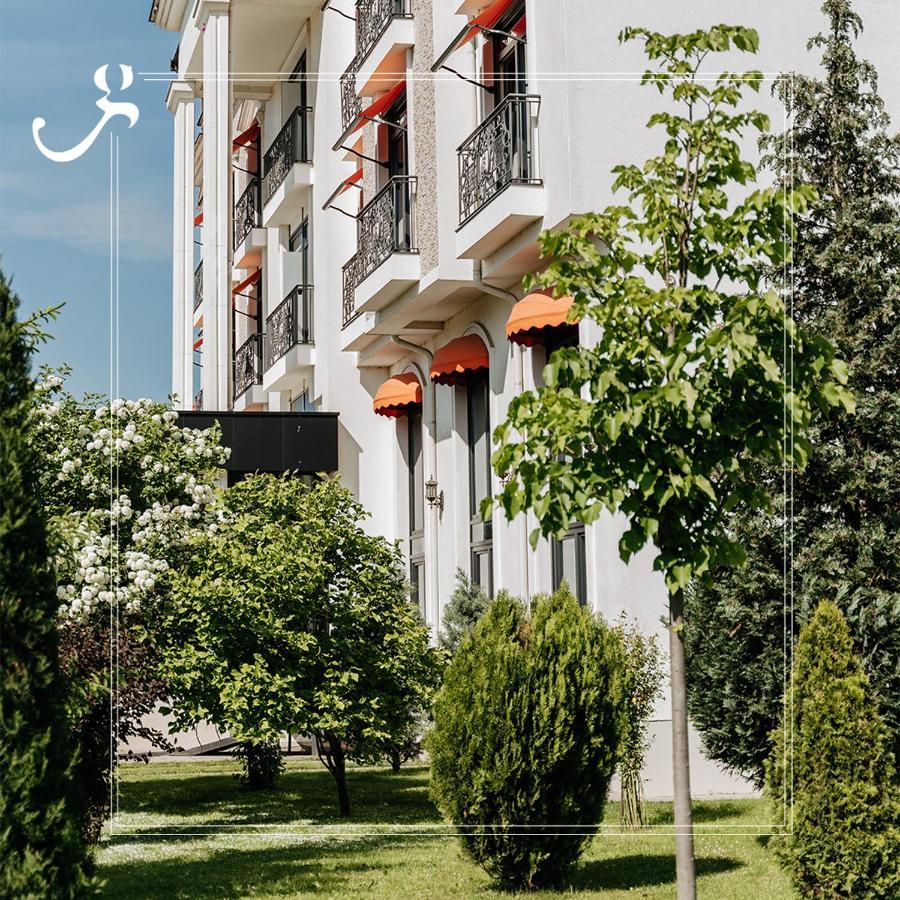 Hotel Garden Приштина Екстер'єр фото