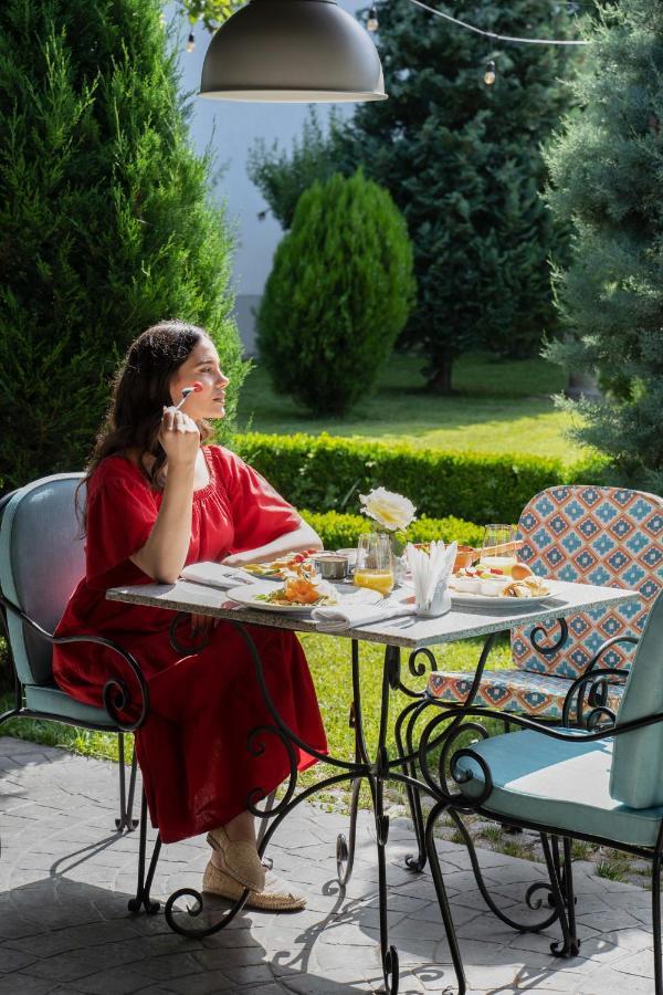 Hotel Garden Приштина Екстер'єр фото