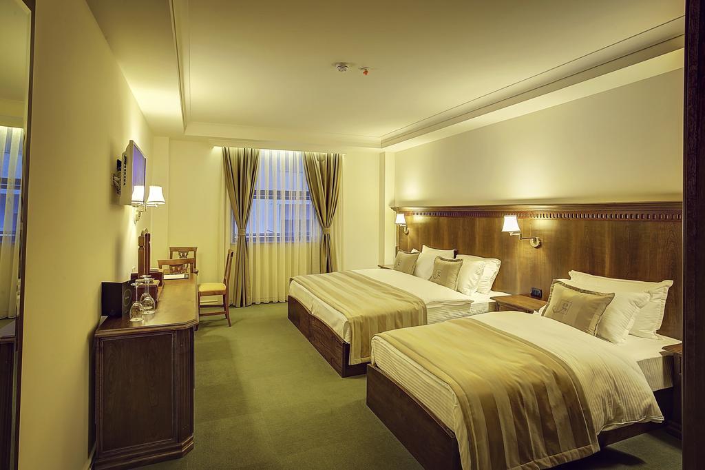Hotel Garden Приштина Екстер'єр фото